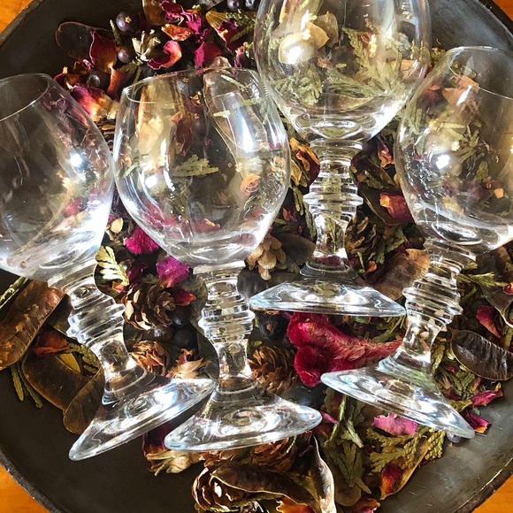 Set of Four Crystal Cordial Glasses - Picture 12 of 14